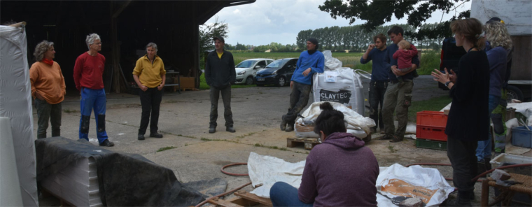 Lehmbau Workshop  im zukünftigen Hofladen