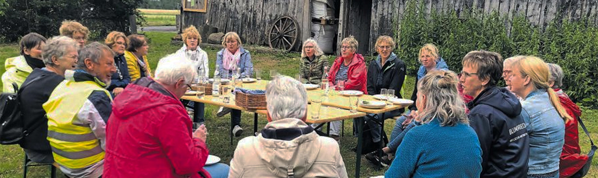 Beckumer Landfrauen besuchen Laakenhof