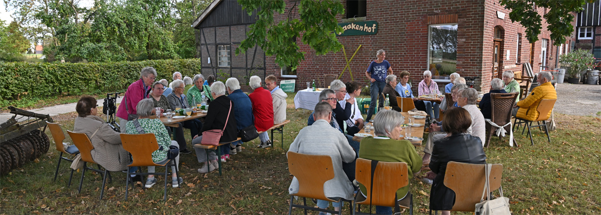 Vorhelmer Senioren besuchen Laakenhof