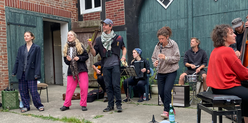PROFIT ORCHESTRA besucht den Laakenhof