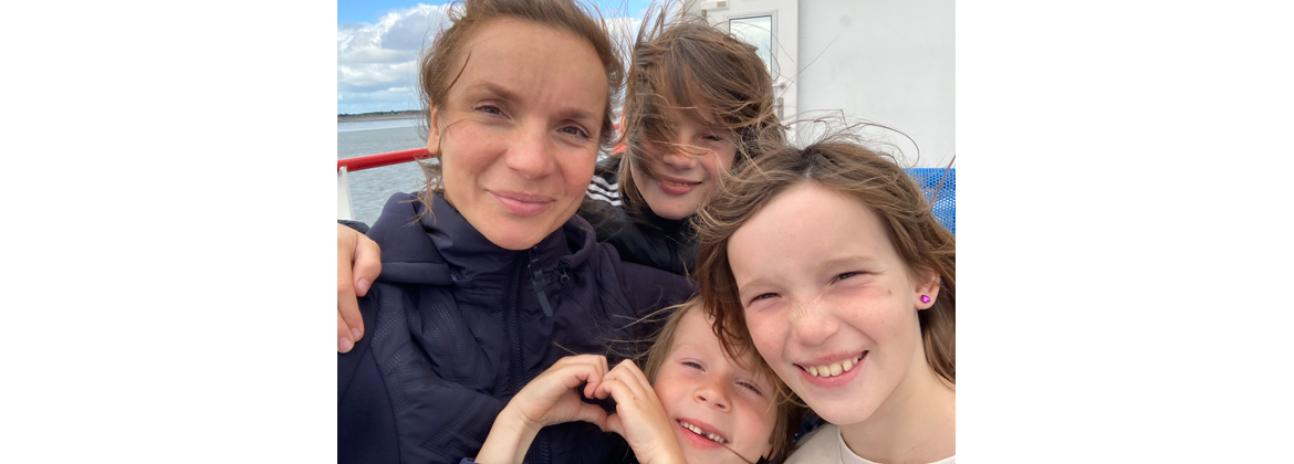 Alesya im Probejahr mit Ralf, Estelle und Kamilla